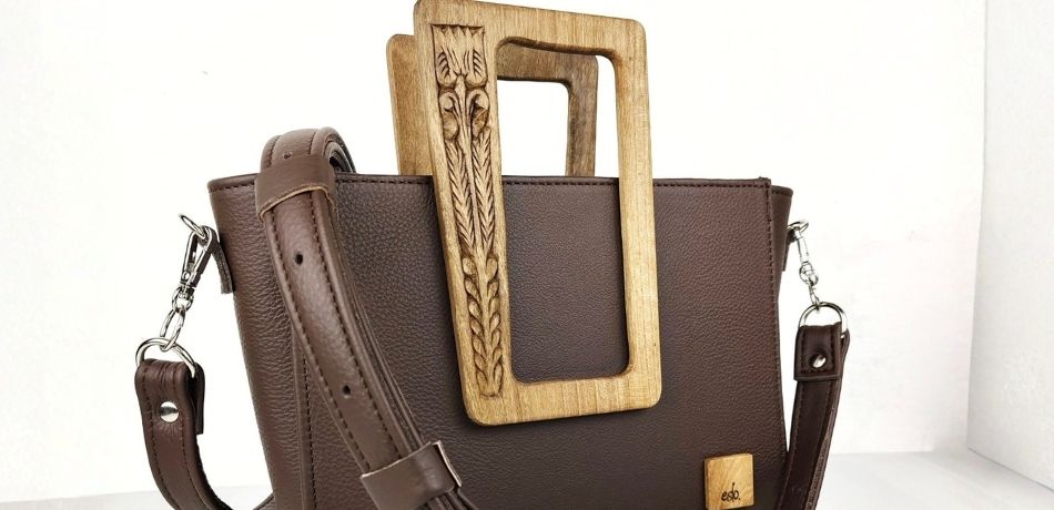 Eslo - Leather and wood design