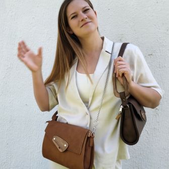 Eslo Luna hazai designer női bőr hátitáska, hátizsák, prémium minőség, kézzel készített egyedi dizájn.