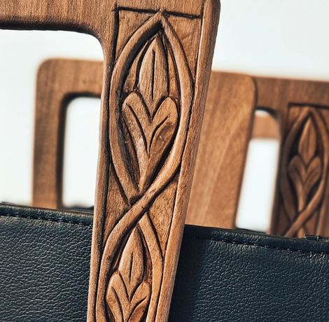 Eslo - Leather and wood design