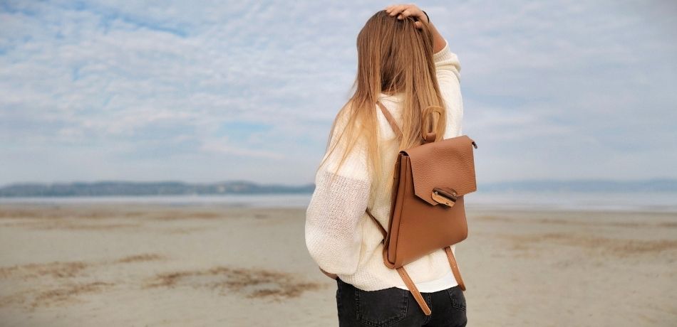 Eslo - Leather and wood design