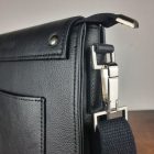 Eslo Roger hazai designer férfi fekete bőr bőr oldaltáska, prémium minőség, kézzel készített egyedi dizájn.