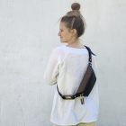 Eslo Roger bőr crossbody/övtáska fekete - barna uniszex