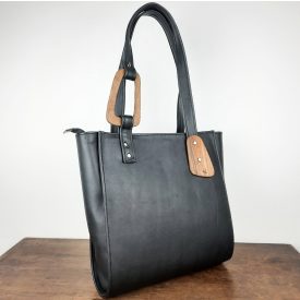 Eslo Luna hazai designer női fekete bőr válltáska, prémium minőség, kézzel készített egyedi dizájn.