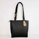 Eslo Luna hazai designer női fekete bőr válltáska, prémium minőség, kézzel készített egyedi dizájn.