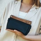 Eslo Pure hazai designer női  fekete bőr pipere, alkalmi táska, prémium minőség, kézzel készített egyedi dizájn.