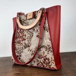 Eslo Manci hazai designer női  meggypiros gobelin bőr válltáska, prémium minőség, kézzel készített egyedi dizájn.