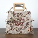 Eslo Manci hazai designer női  világosbarna gobelin bőr oldaltáska, prémium minőség, kézzel készített egyedi dizájn.