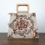 Eslo Manci hazai designer női  világosbarna gobelin bőr oldaltáska, prémium minőség, kézzel készített egyedi dizájn.