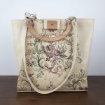 Eslo Manci hazai designer női  krém gobelin bőr válltáska, prémium minőség, kézzel készített egyedi dizájn.