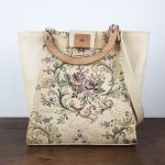 Eslo Manci hazai designer női  krém gobelin bőr válltáska, prémium minőség, kézzel készített egyedi dizájn.