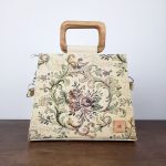 Eslo Manci hazai designer női  krém gobelin bőr oldaltáska, prémium minőség, kézzel készített egyedi dizájn.
