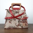 Eslo Manci hazai designer női  meggypiros gobelin bőr oldaltáska, prémium minőség, kézzel készített egyedi dizájn.