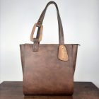 Eslo Luna hazai designer női batik bőr válltáska, prémium minőség, kézzel készített egyedi dizájn.