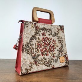 Eslo Manci hazai designer női  meggypiros gobelin bőr oldaltáska, prémium minőség, kézzel készített egyedi dizájn.