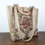 Eslo Manci hazai designer női  világosbarna gobelin bőr válltáska, prémium minőség, kézzel készített egyedi dizájn.